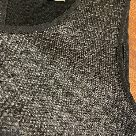 Banana Republic women’s medium dressy textured top in black - Picture 4 of 5